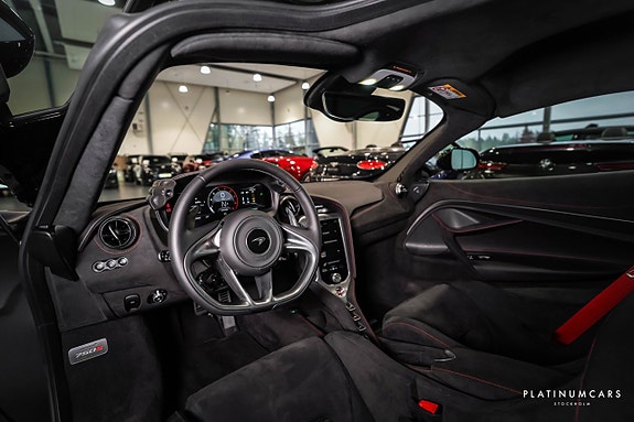 McLaren 750S 8 of 27