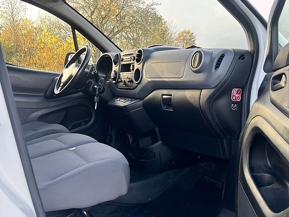 Peugeot Partner 8 of 12