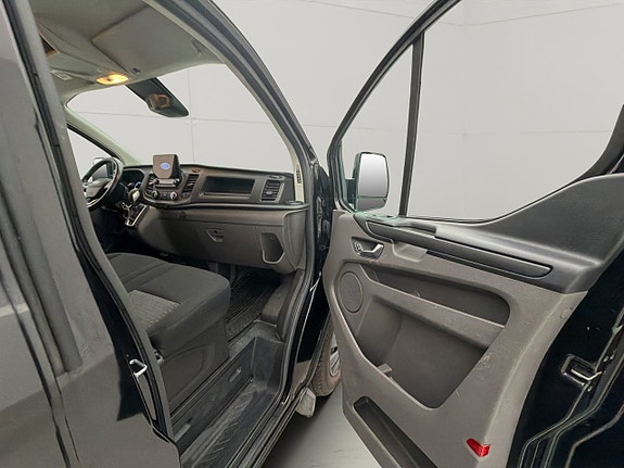 Ford Transit Custom 25 of 30