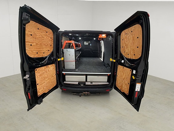 Ford Transit Custom 13 of 30