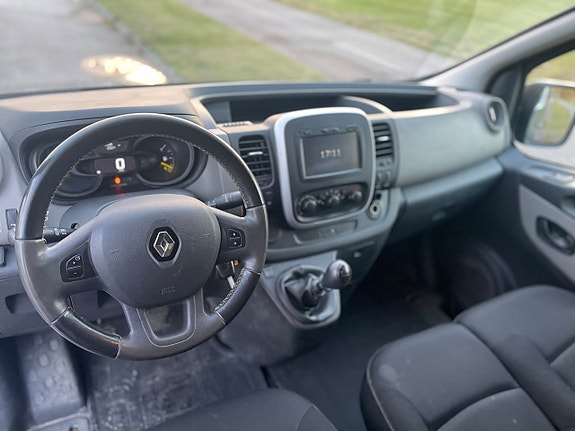 Renault Trafic 8 of 18