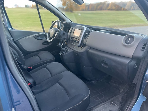 Renault Trafic 10 of 18
