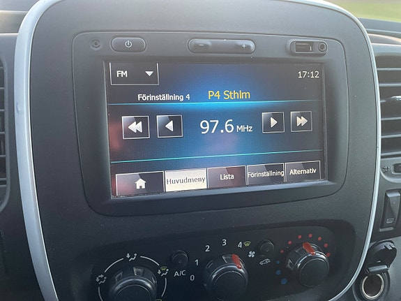 Renault Trafic 14 of 18