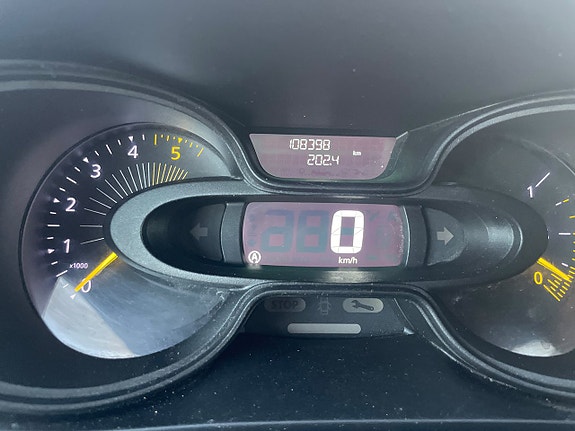 Renault Trafic 12 of 18