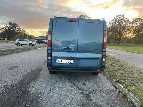 Renault Trafic 5 of 18