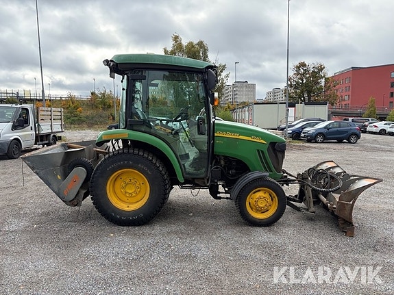 Traktor John Deere 3720 med vinterredskap 4 of 6
