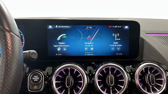 Mercedes-Benz GLA 180 9 of 19