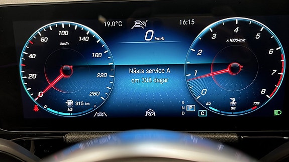 Mercedes-Benz GLA 180 19 of 19