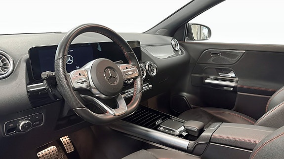 Mercedes-Benz GLA 180 7 of 19