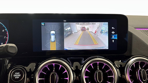 Mercedes-Benz GLA 180 18 of 19