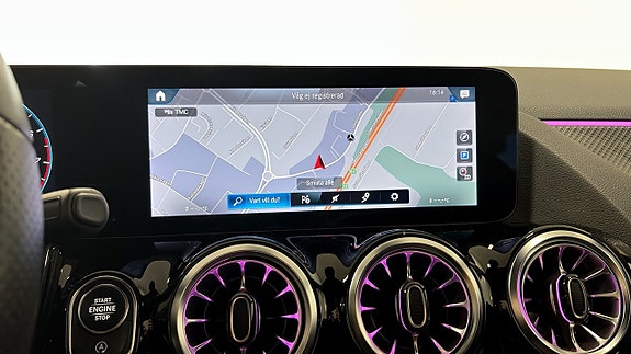 Mercedes-Benz GLA 180 17 of 19