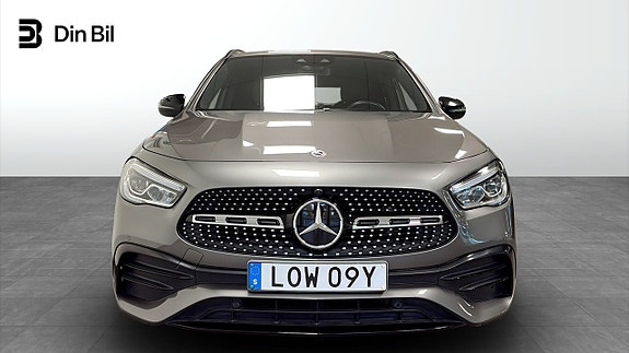 Mercedes-Benz GLA 180 4 of 19