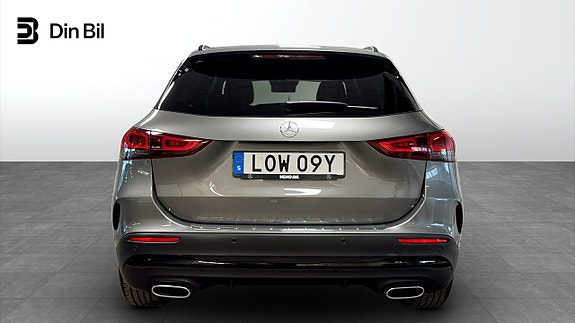 Mercedes-Benz GLA 180 5 of 19