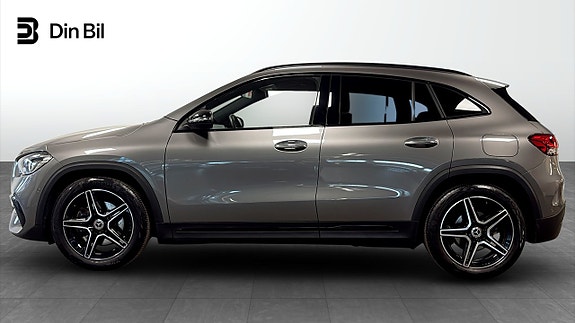 Mercedes-Benz GLA 180 2 of 19