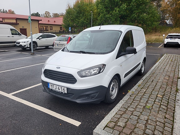 Ford Transit Courier 4 of 6