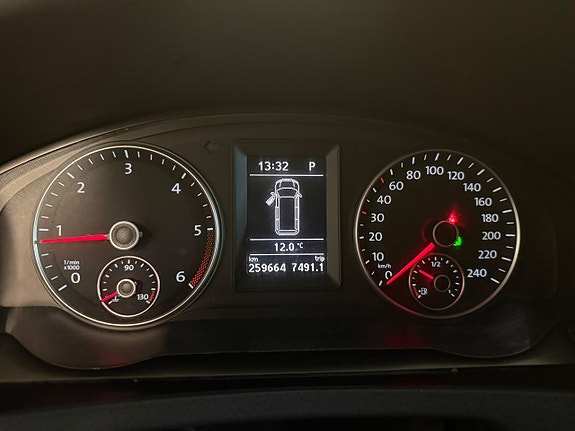 Volkswagen Transporter 10 of 15