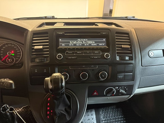 Volkswagen Transporter 11 of 15