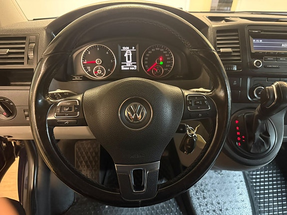 Volkswagen Transporter 6 of 15
