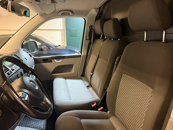 Volkswagen Transporter 9 of 15