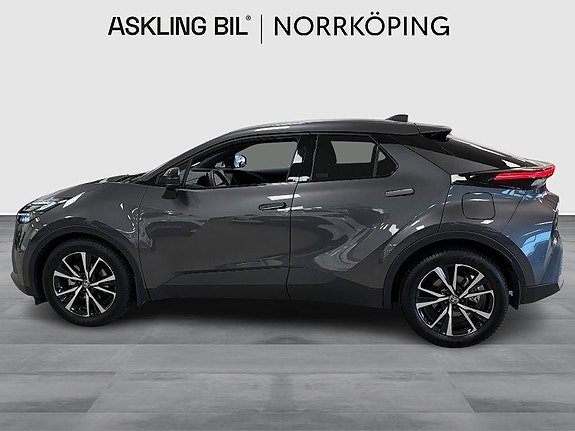 Toyota C-HR 3 of 12