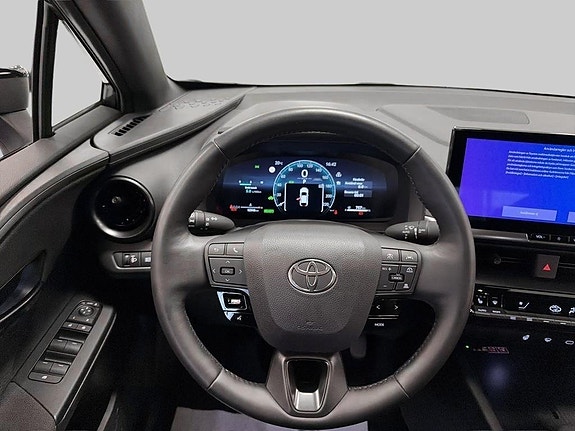 Toyota C-HR 9 of 12