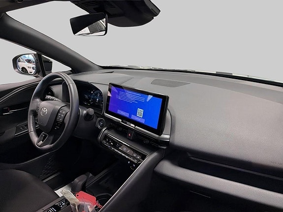 Toyota C-HR 6 of 12