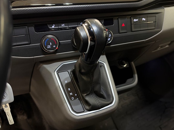 Volkswagen Transporter 8 of 20