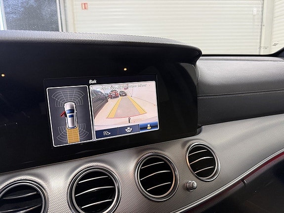 Mercedes-Benz E 220 11 of 15
