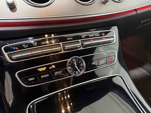 Mercedes-Benz E 220 13 of 15