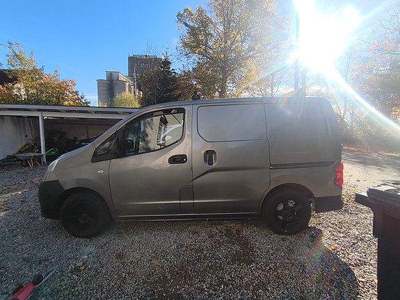 Nissan NV200 5 of 5