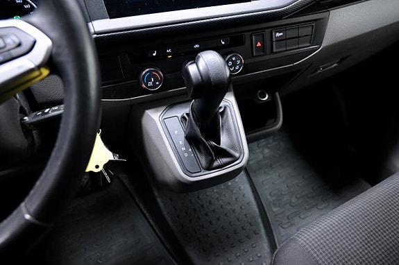 Volkswagen Transporter 12 of 17