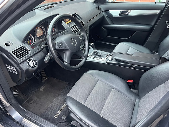 Mercedes-Benz C 350 3 of 6