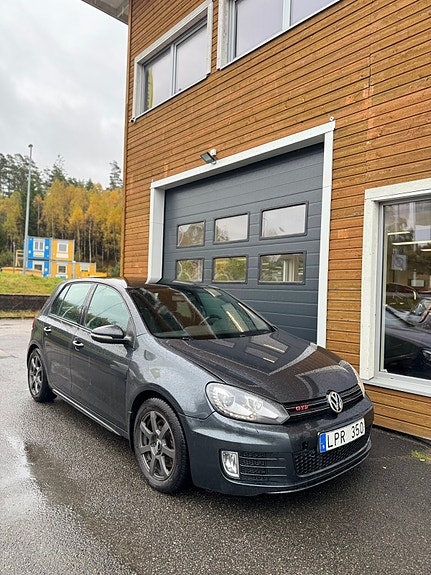 Volkswagen Golf VI