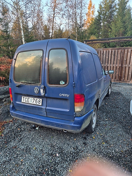 Volkswagen Caddy 2 of 4