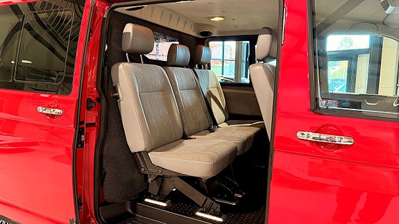 Volkswagen Caravelle 7 of 12