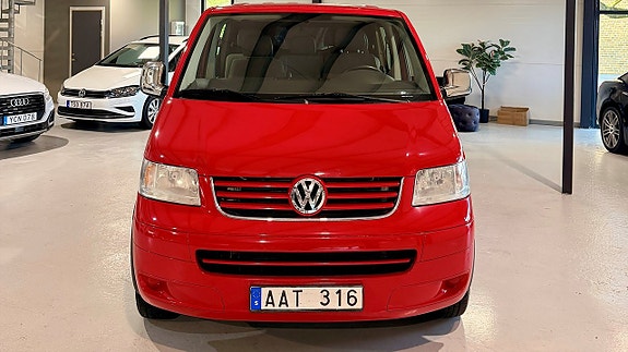 Volkswagen Caravelle 4 of 12