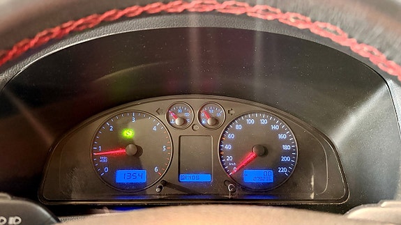 Volkswagen Caravelle 10 of 12