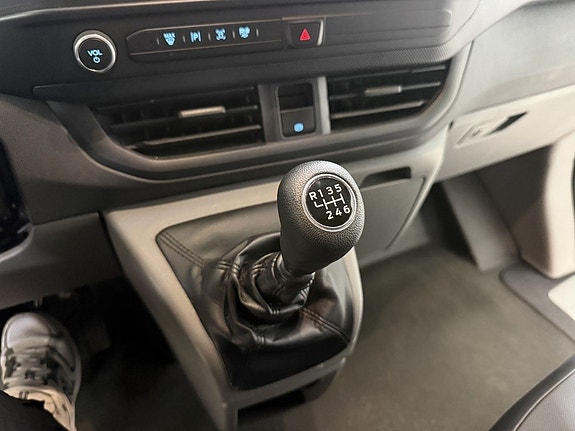 Ford Transit Custom 14 of 19