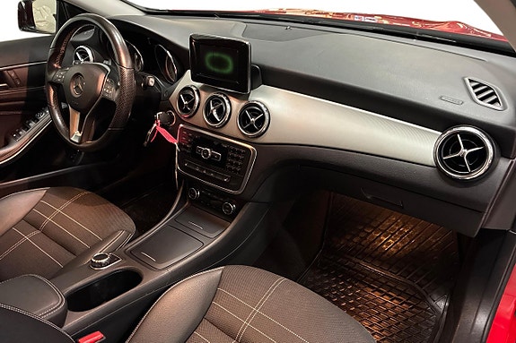Mercedes-Benz GLA 200 15 of 20