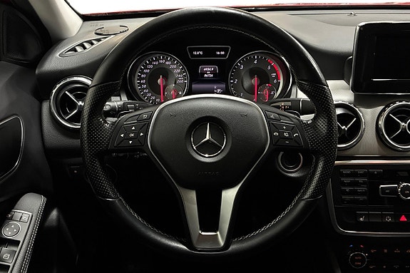 Mercedes-Benz GLA 200 16 of 20