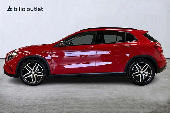 Mercedes-Benz GLA 200 9 of 20
