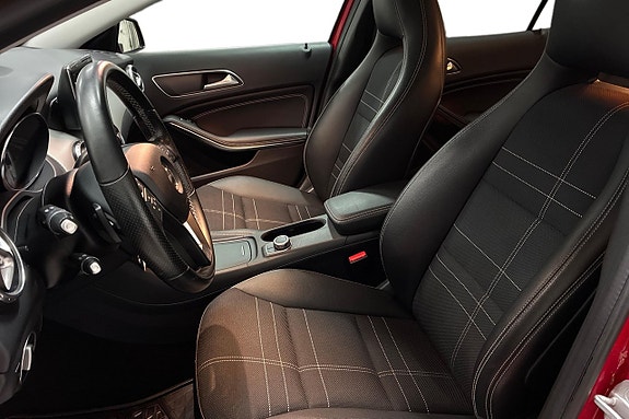 Mercedes-Benz GLA 200 13 of 20
