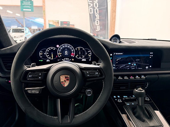 Porsche 911 GT3 11 of 29