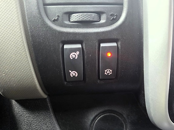 Nissan NV300 12 of 19