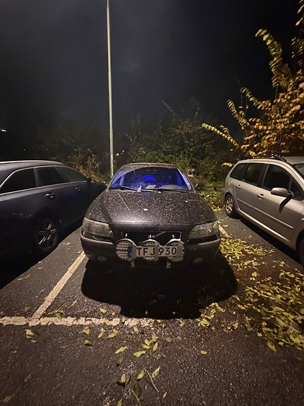 Volvo S60 4 of 5