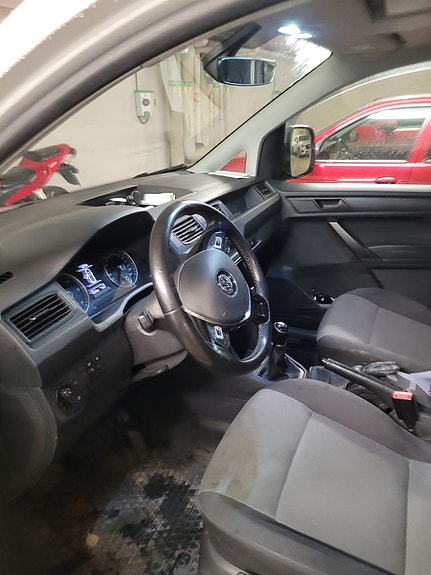 Volkswagen Caddy 4 of 4