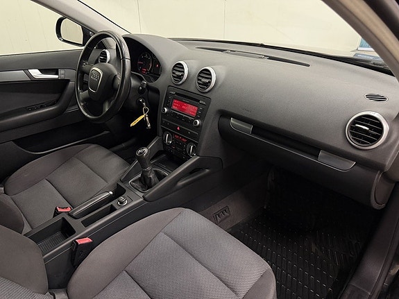 Audi A3 8 of 14