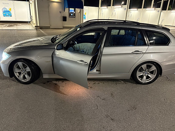 BMW 325Xi 16 of 22