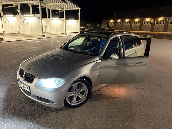 BMW 325Xi 13 of 22
