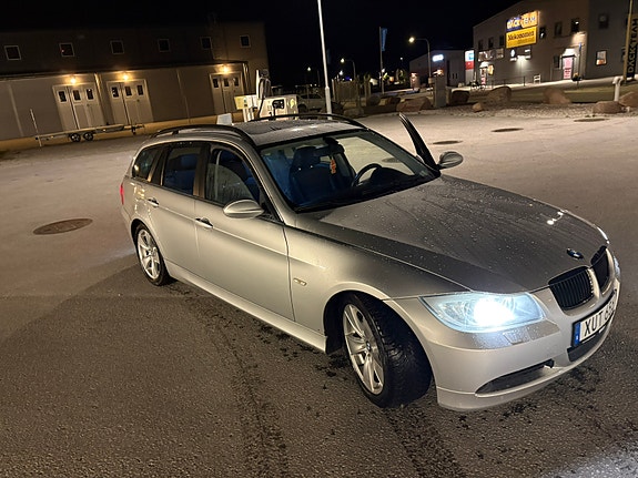 BMW 325Xi 10 of 22